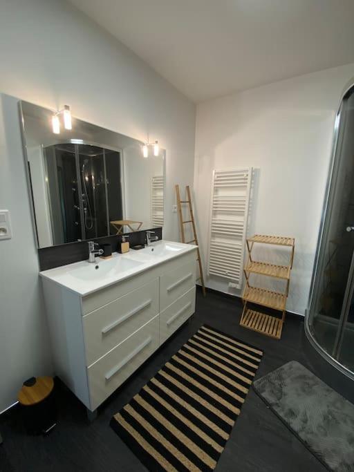 Gite Comme Chez Soi Ducey Les Cheris Εξωτερικό φωτογραφία